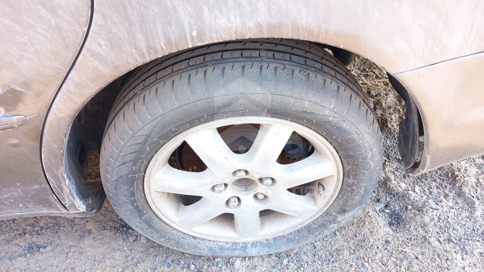 2001 TOYOTA AVALON VIN: 4T1BF28B01U142542