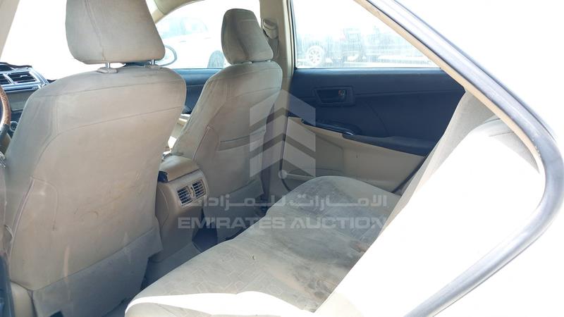 6T1BF9FK0CX386855 Auction: EmiratesAuction Lot: 403871 6T1BF9FK0CX386855 Toyota Camry 2012 WHITE Photo 19
