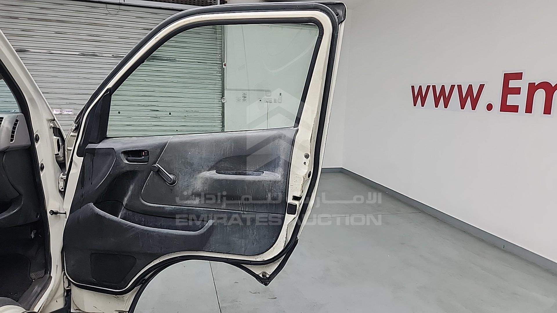 2009 TOYOTA HIACE VIN: JTFHX02P190042285