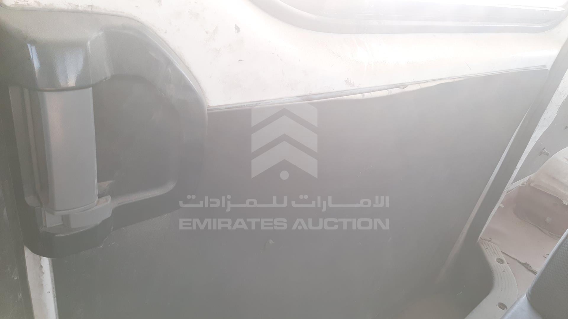 2013 TOYOTA HIACE VIN: JTGJX02P6D5032957
