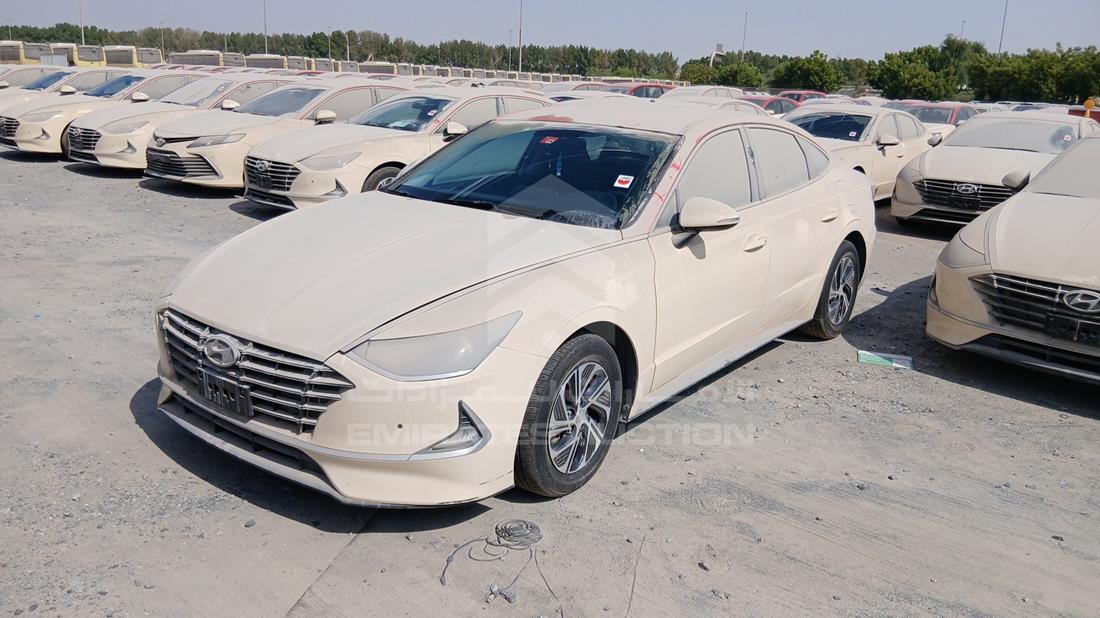 2021 Hyundai Sonata Hybrid — Front Left Angle — Photo 6