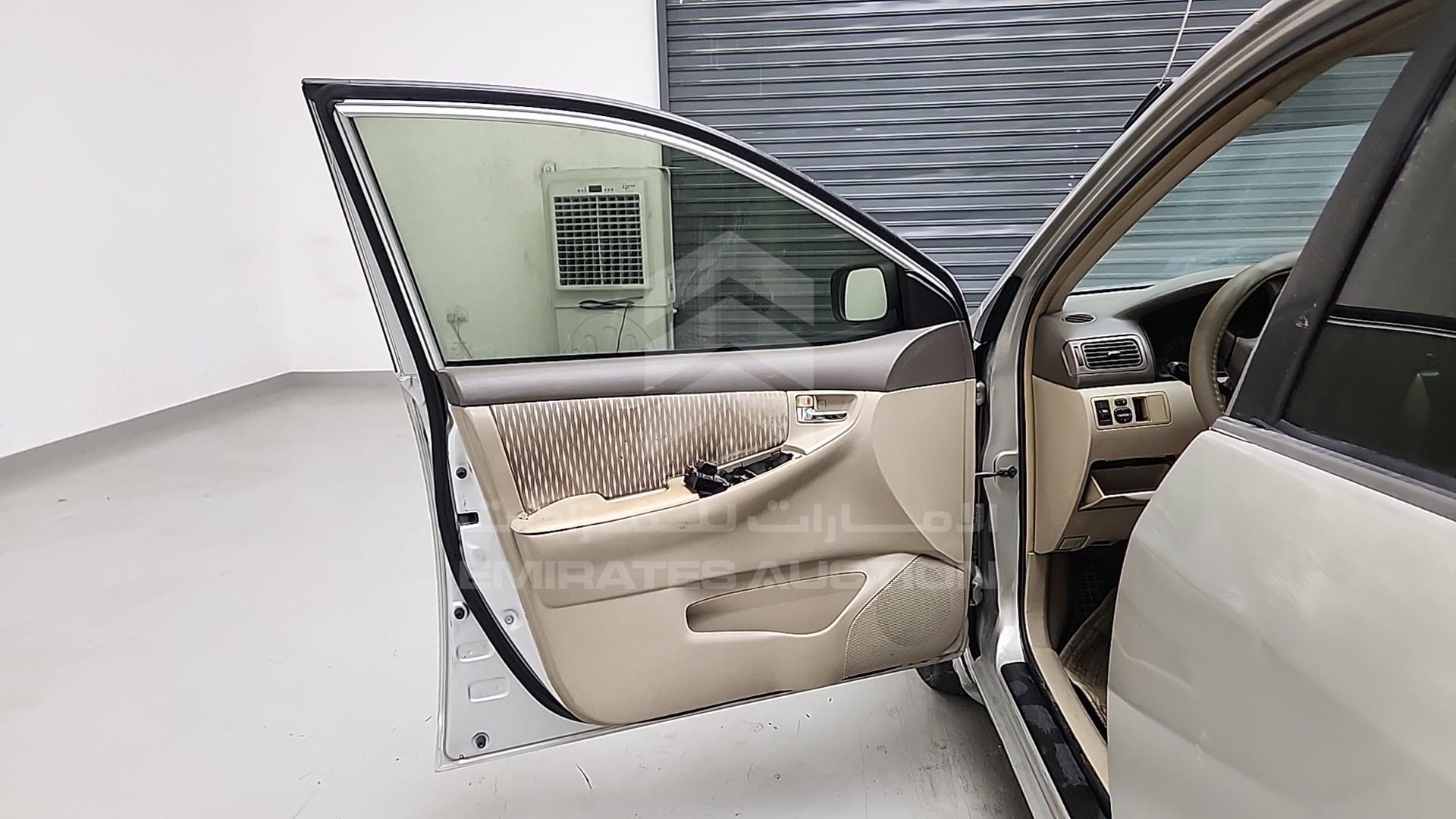 2005 TOYOTA COROLLA VIN: JTDBR23EX53140337