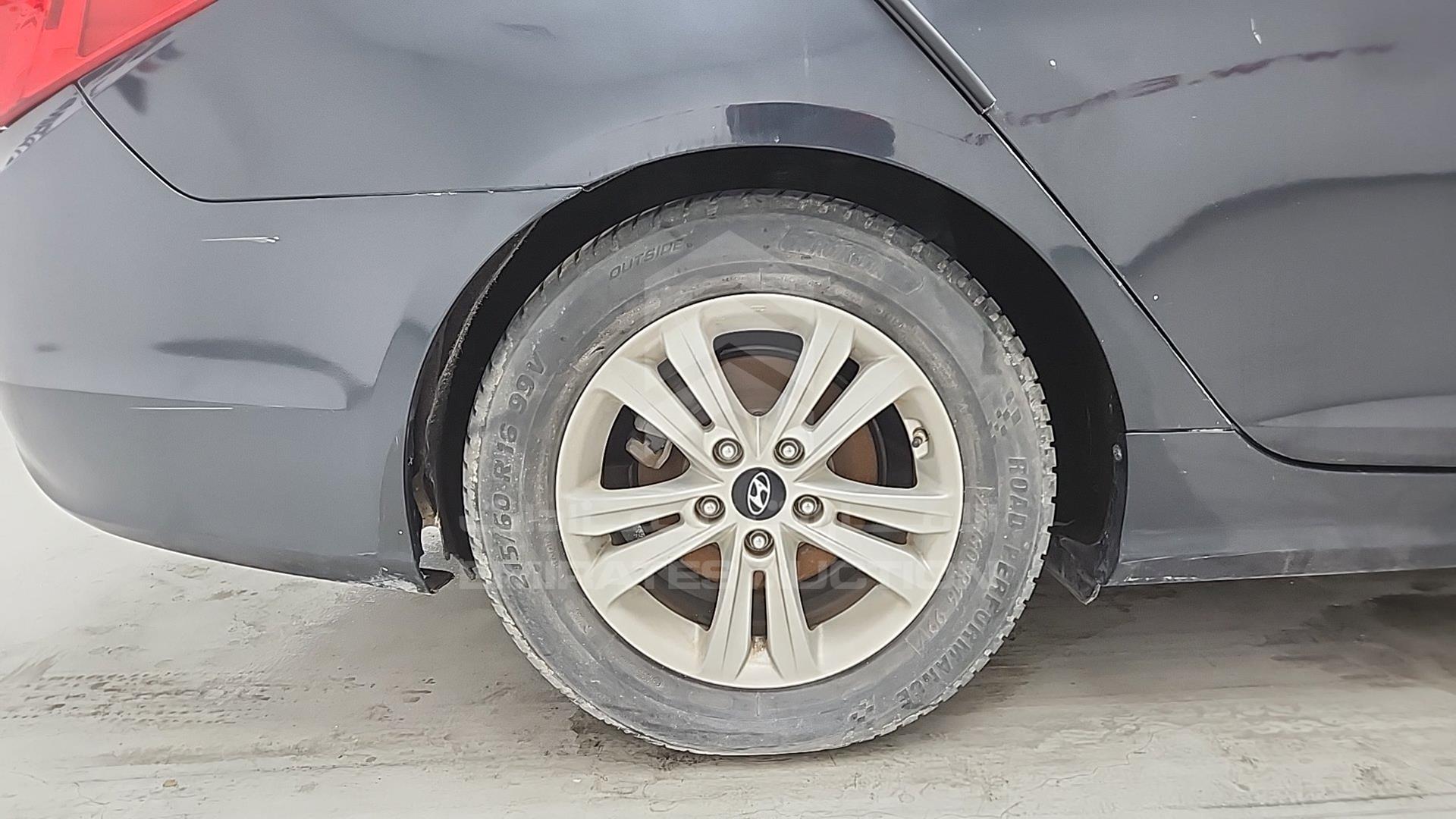 2013 HYUNDAI SONATA VIN: 5NPEB4AC5DH513740