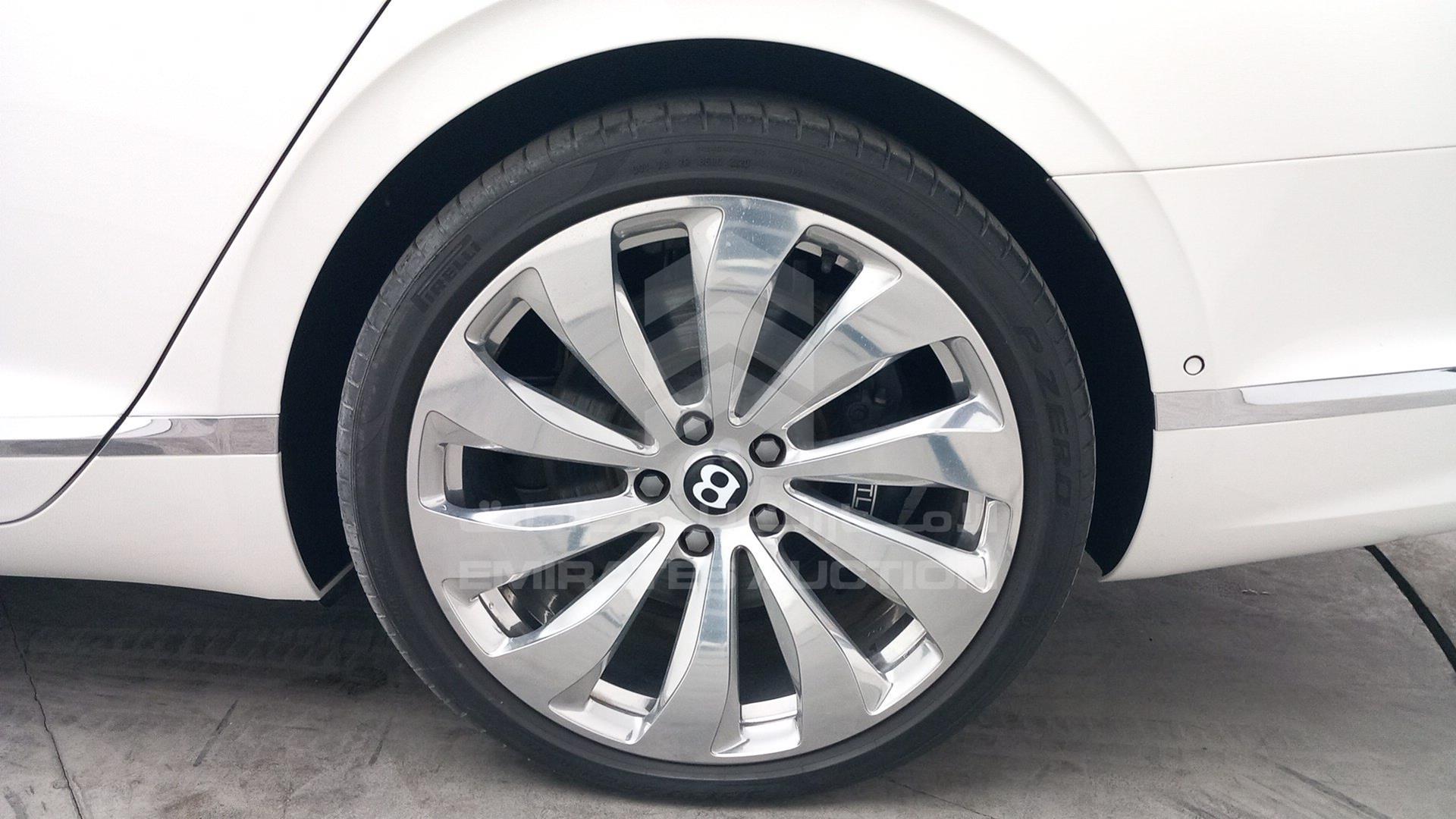 2020 BENTLEY FLYING SPUR VIN: 5CBBA5ZG1LC083849