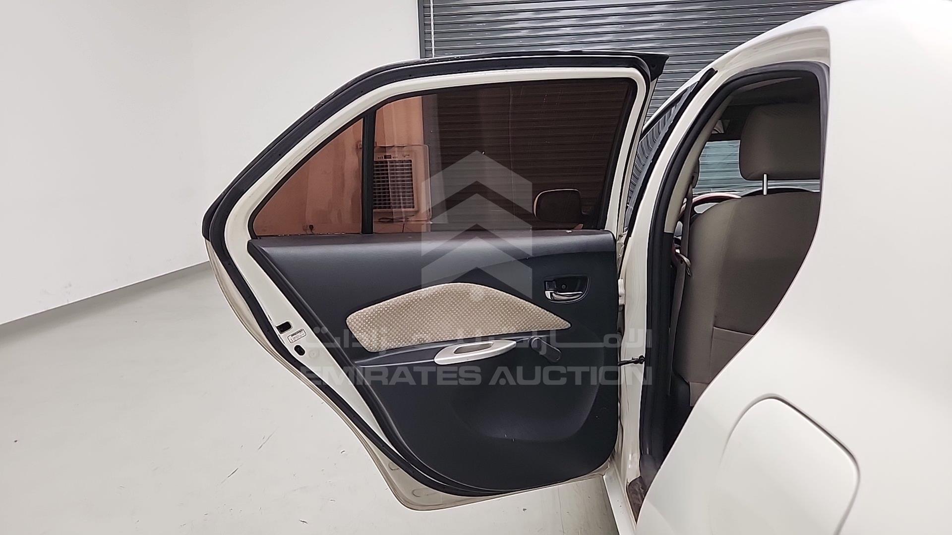 2006 TOYOTA YARIS VIN: JTDBW933261002594