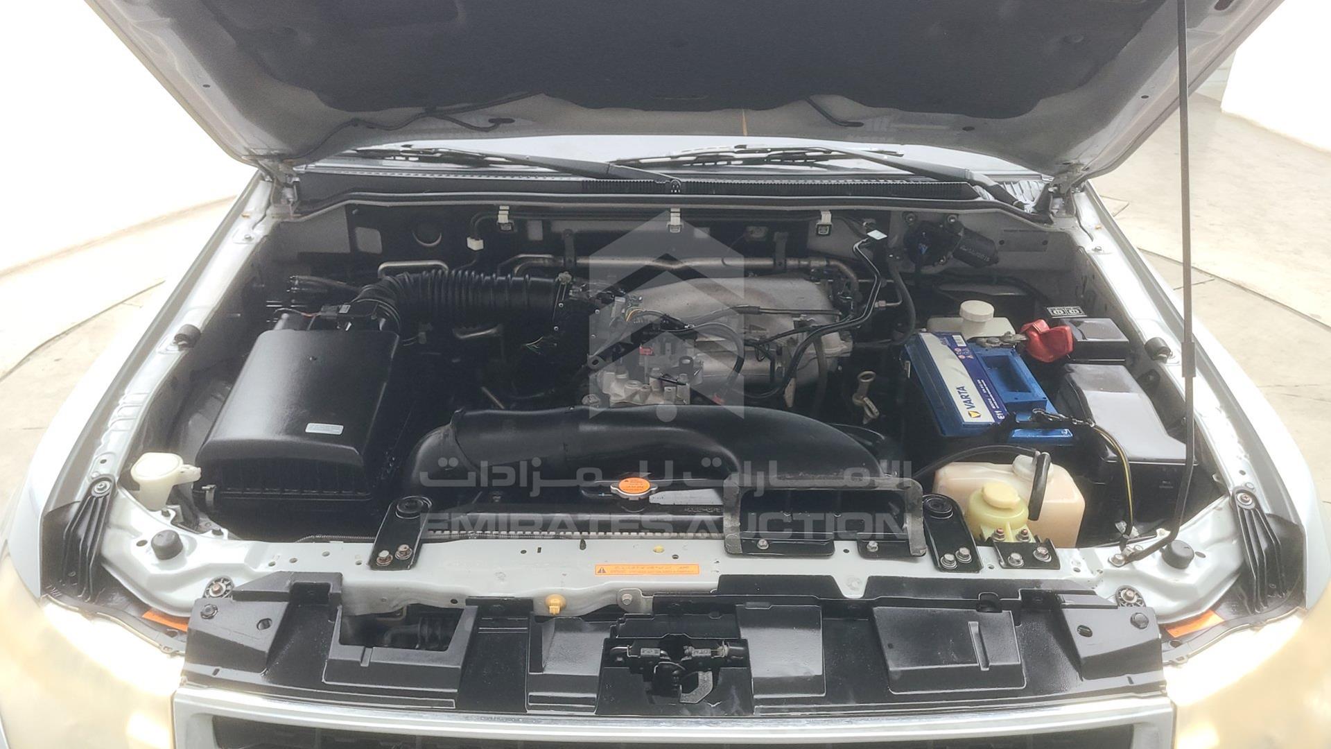 2011 MITSUBISHI PAJERO VIN: JMYLRV95WBJ704959