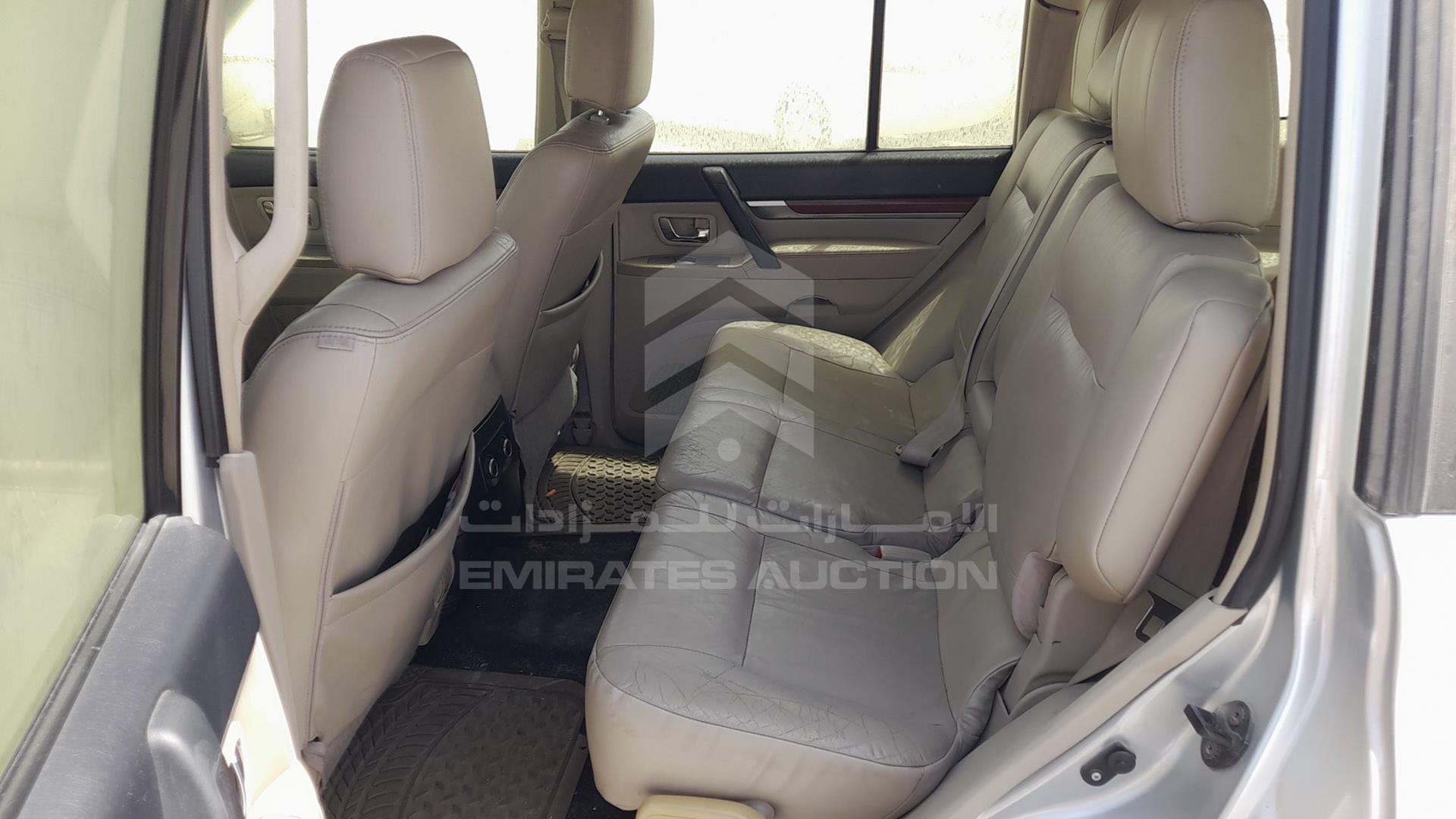 2008 MITSUBISHI PAJERO VIN: JMYLRV93W8J721894