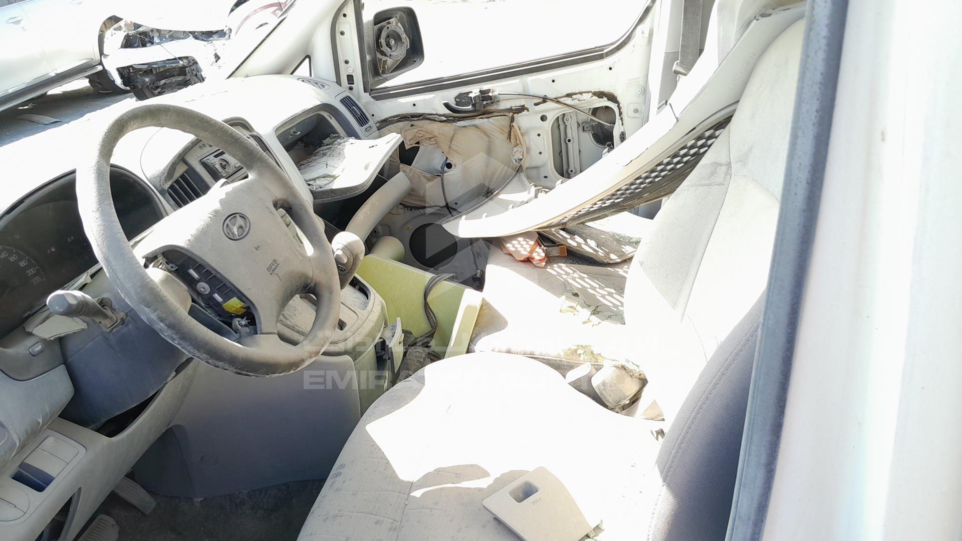 2011 HYUNDAI H1 VIN: KMJWA37R3BU282315