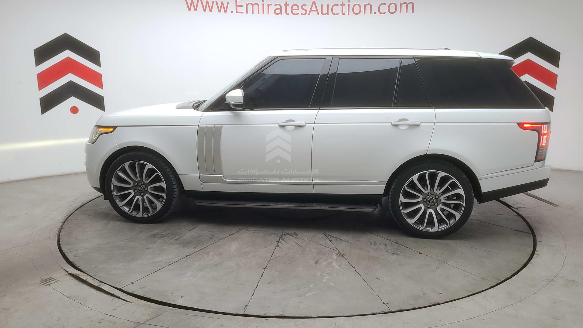 2015 RANGE ROVER VOGUE VIN: SALGA2DF3FA220010
