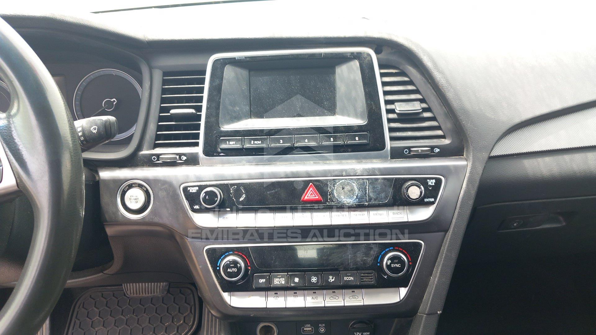 2019 HYUNDAI SONATA VIN: KMHE24134KA092951