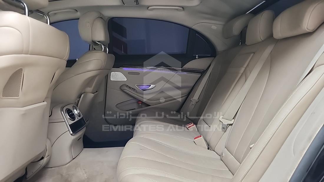 مرسيدس اس 550 2014 — زاوية الراكب الخلفي اليسرى — صورة 24