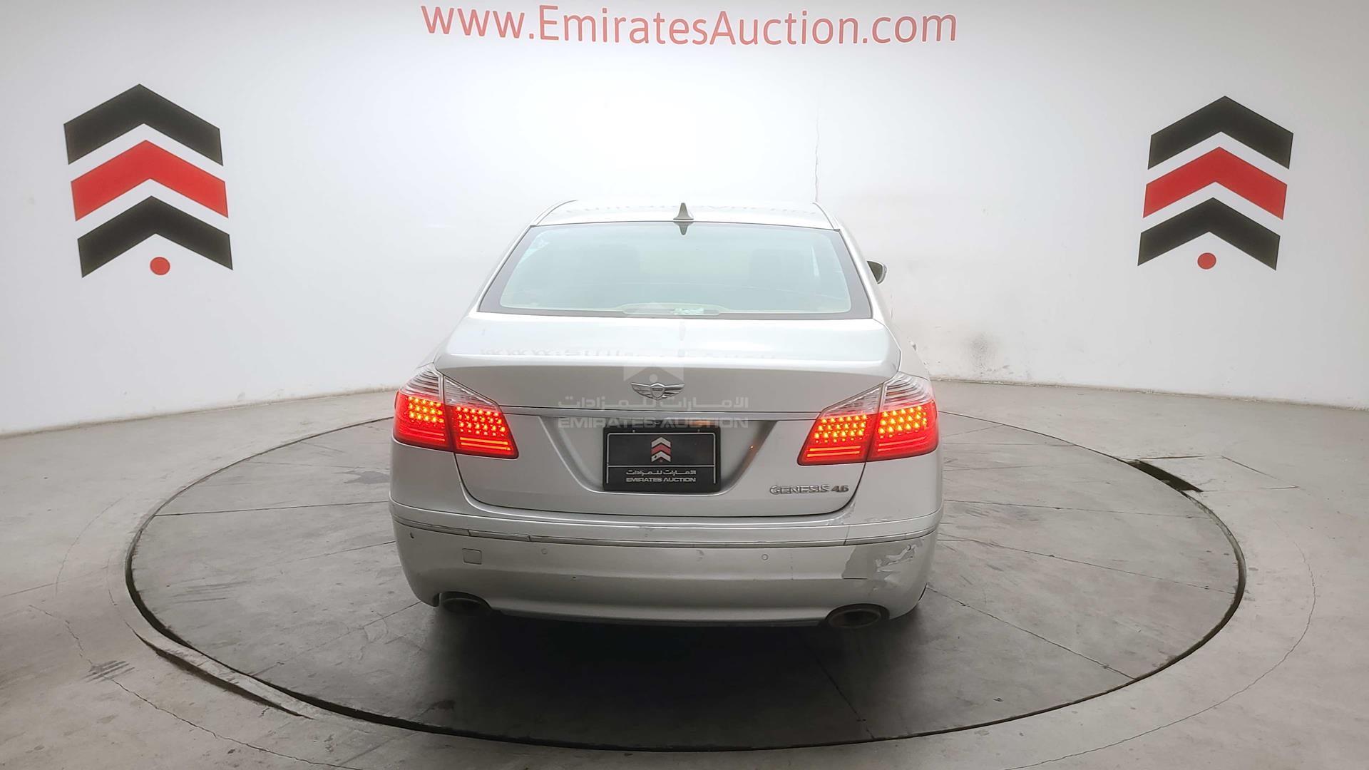 2011 HYUNDAI GENESIS VIN: KMHGC4DF3BU124072