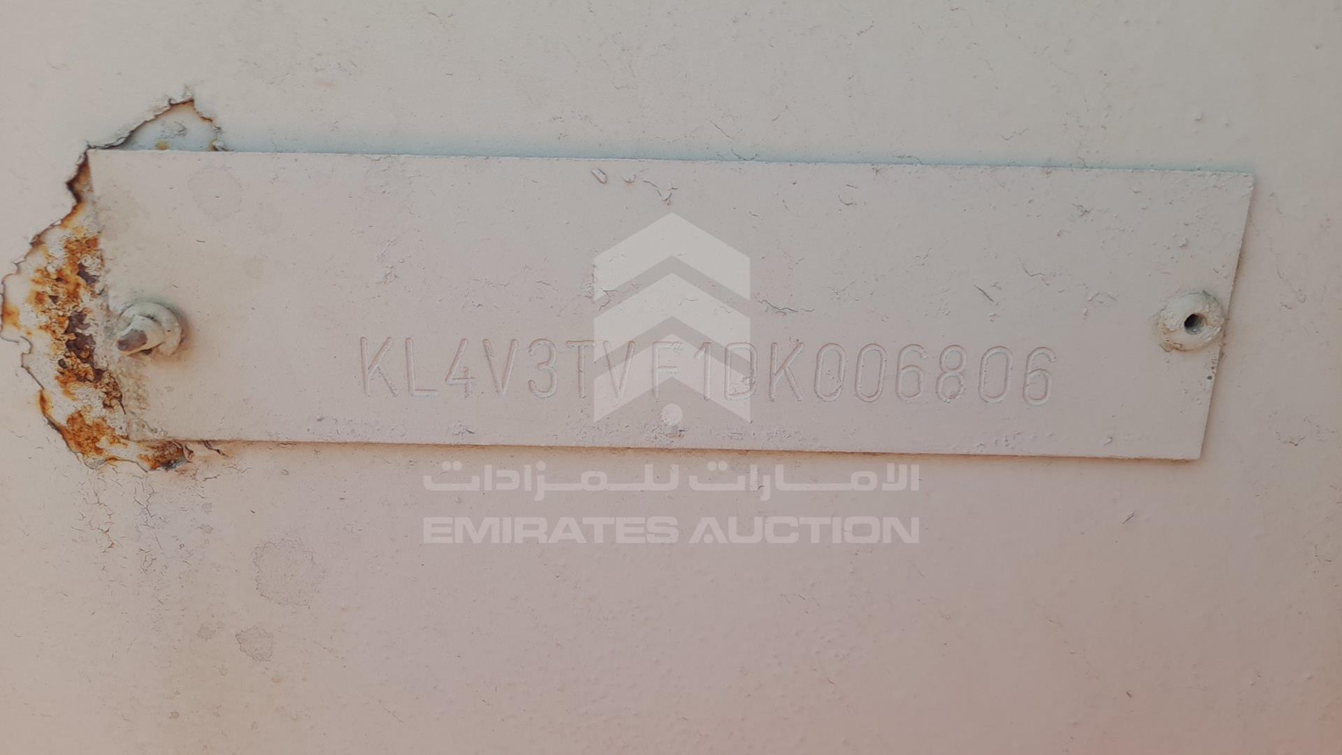 0 LOW BED 3 AXLES VIN: KL4V3TVF1DK006806