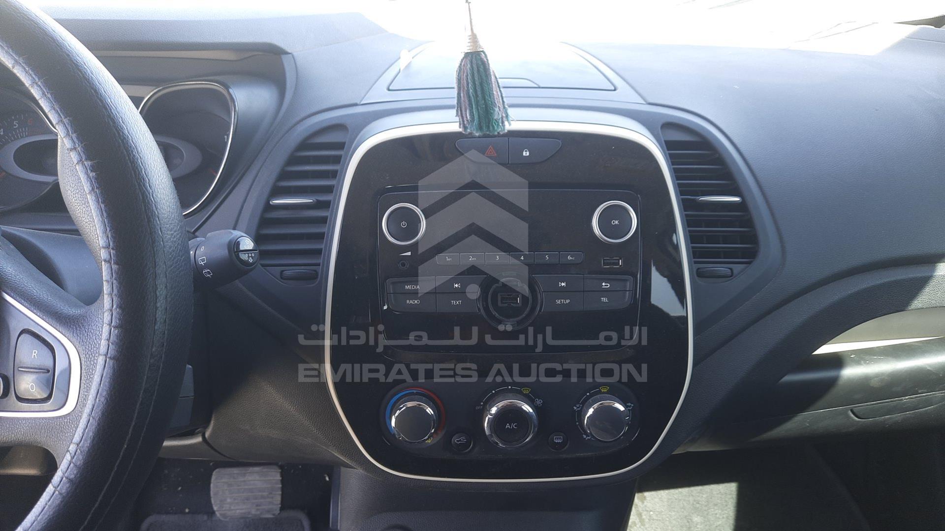 2019 RENAULT CAPTUR VIN: VF12RRJR1KW466020