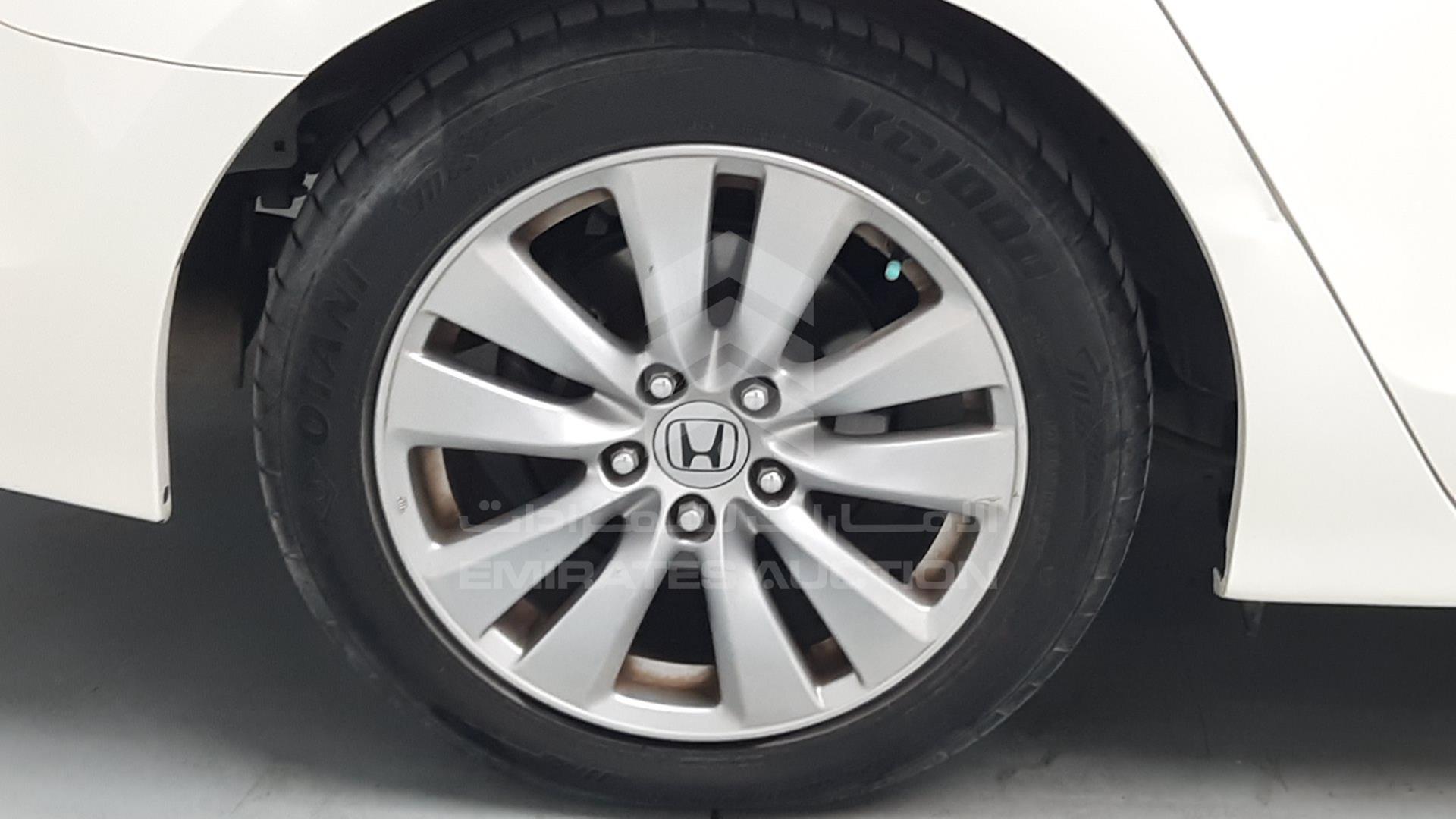 2011 HONDA ACCORD VIN: JHMCP2673BC405133