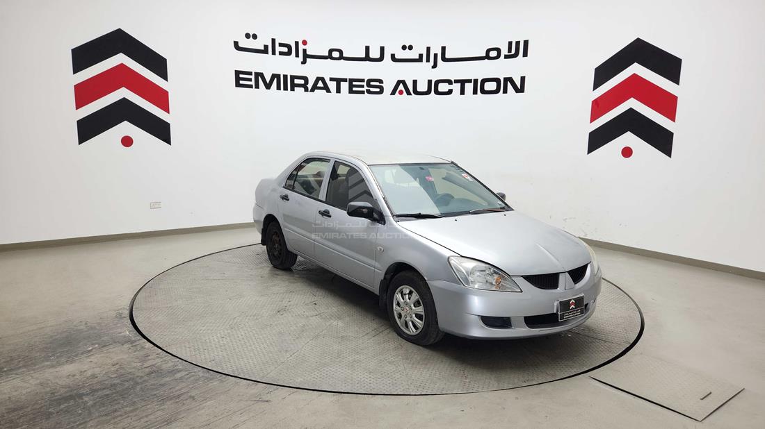 2006 Mitsubishi Lancer — Front Right Angle — Photo 10