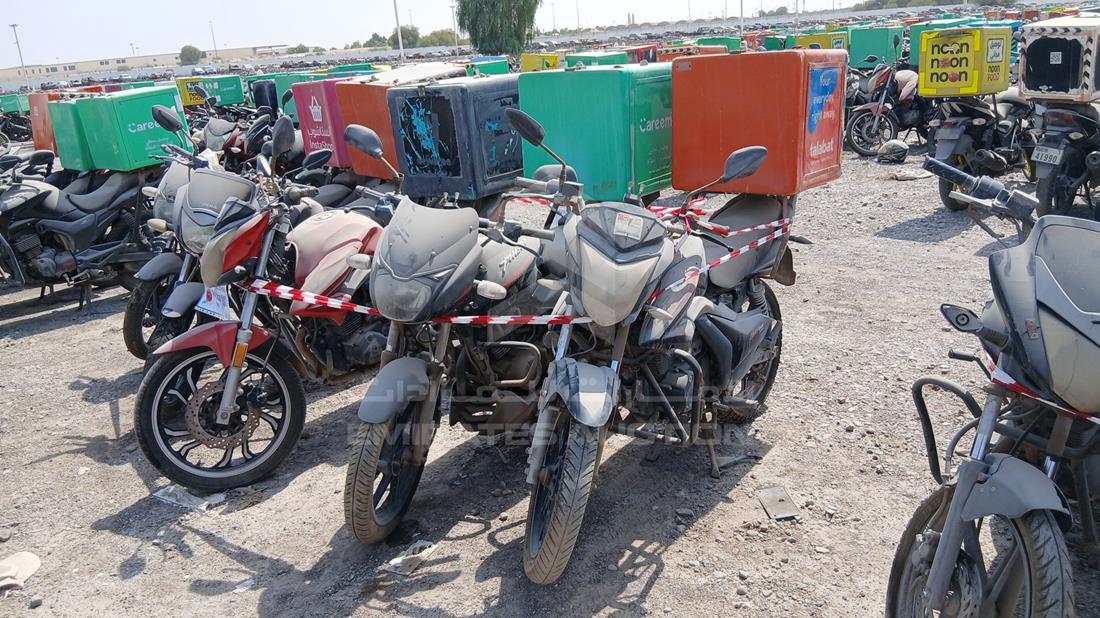 5 Motorbikes — Front Left Angle — Photo 7
