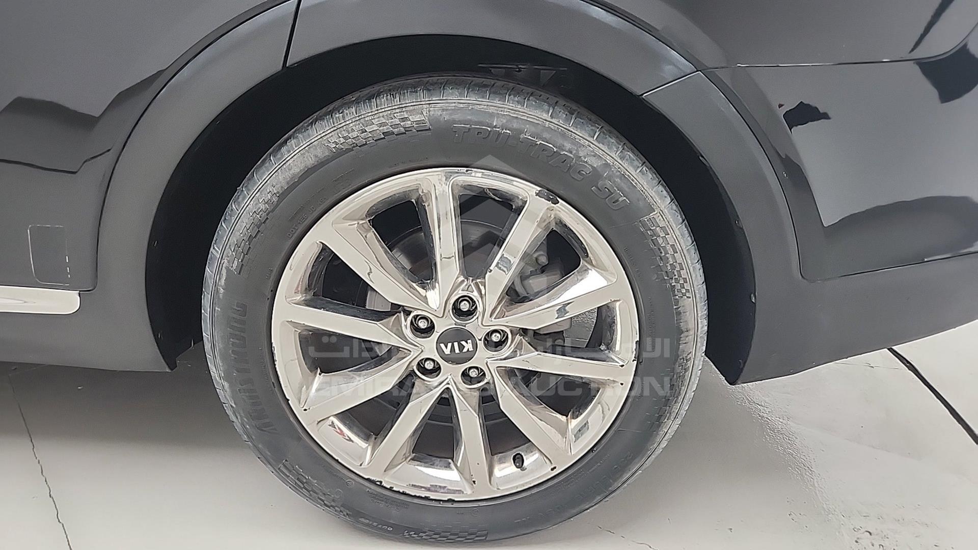 2016 KIA SORENTO VIN: KNAPH814XG5065519