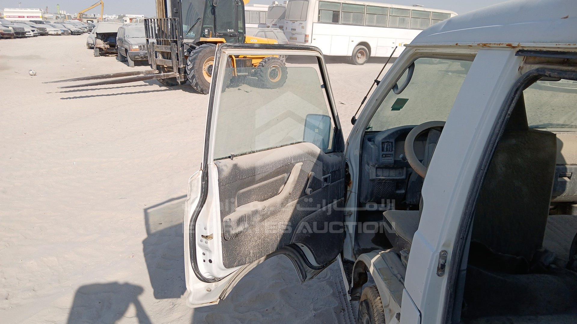 2014 MITSUBISHI L 300 VIN: JMYHNP13WEA700751