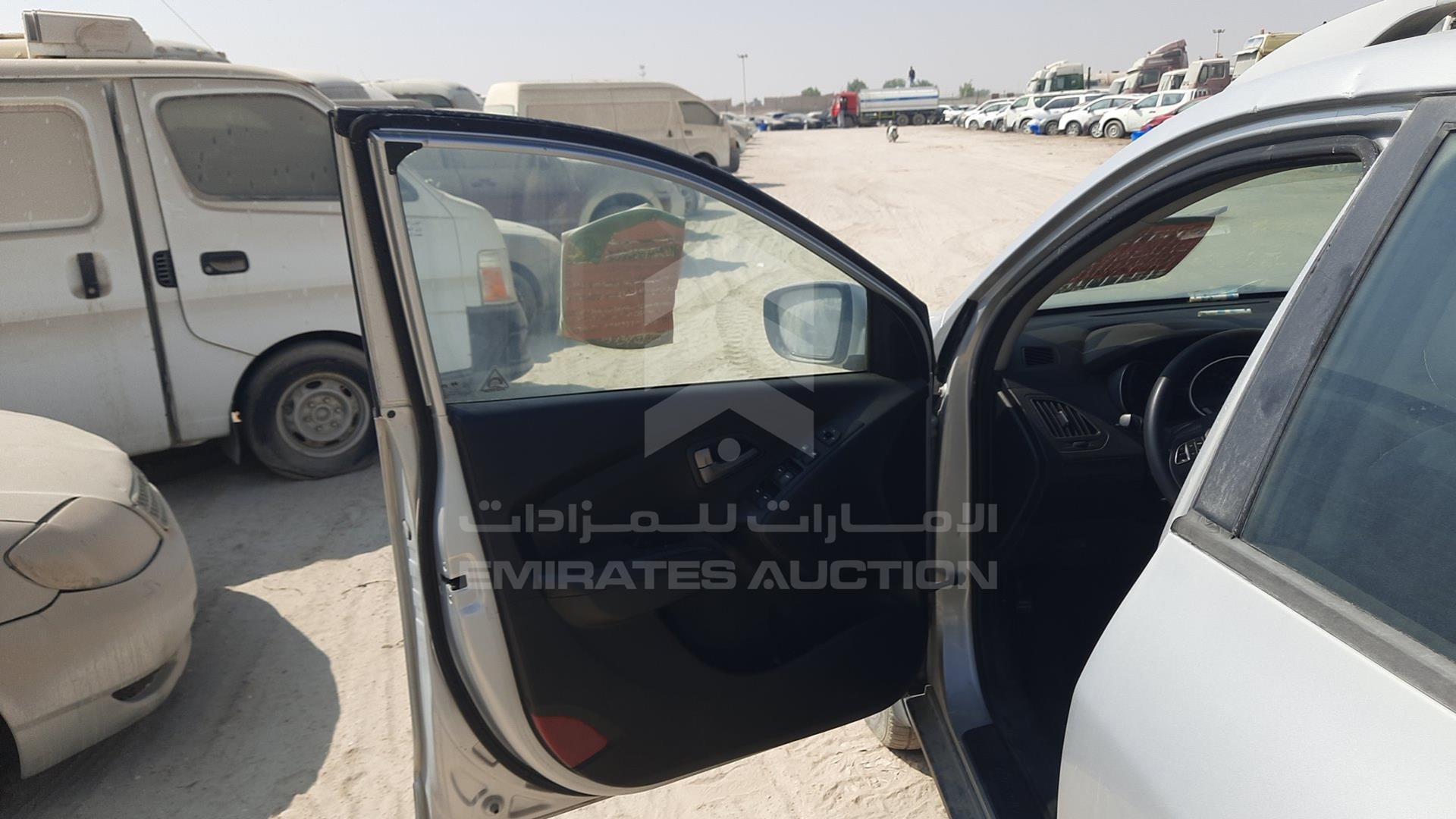 2015 HYUNDAI TUCSON VIN: KMHJT81E7FU056065