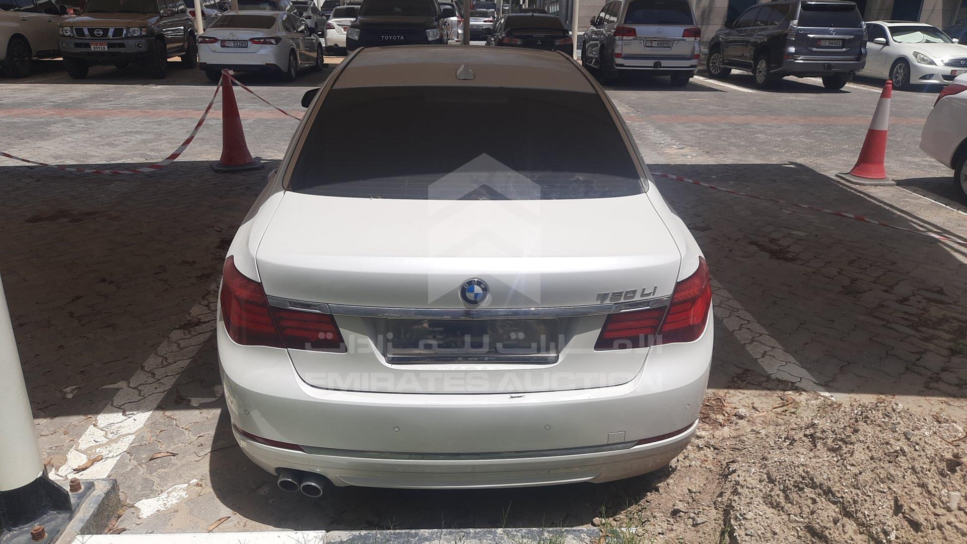 0 BMW --- VIN: WBAYE2108DDZ42176