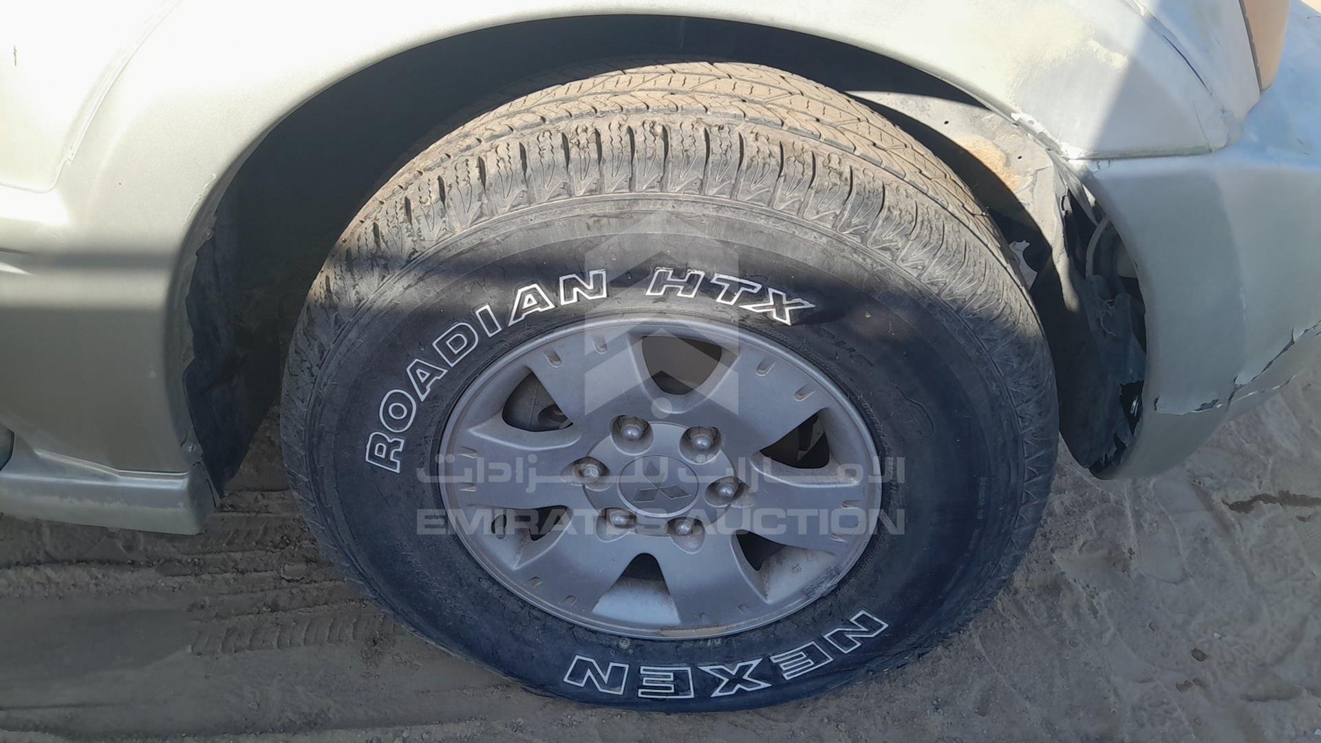 2007 MITSUBISHI PAJERO VIN: JMYLRV73W7J704401