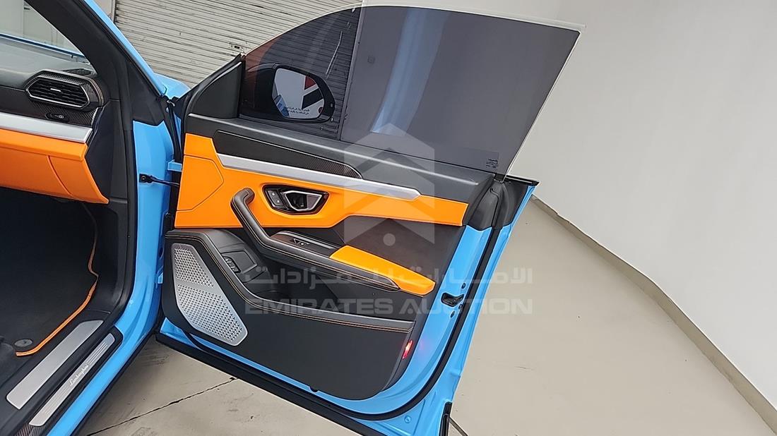 2021 Lamborghini Urus — Front Right Door — Photo 35