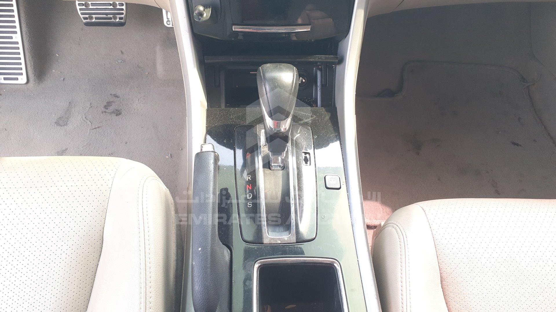 2017 HONDA ACCORD VIN: 1HGCR3695HA600918