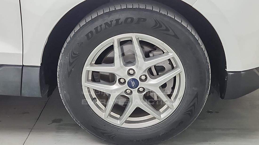 2022 Ford Edge — Front Right Tyre — Photo 30