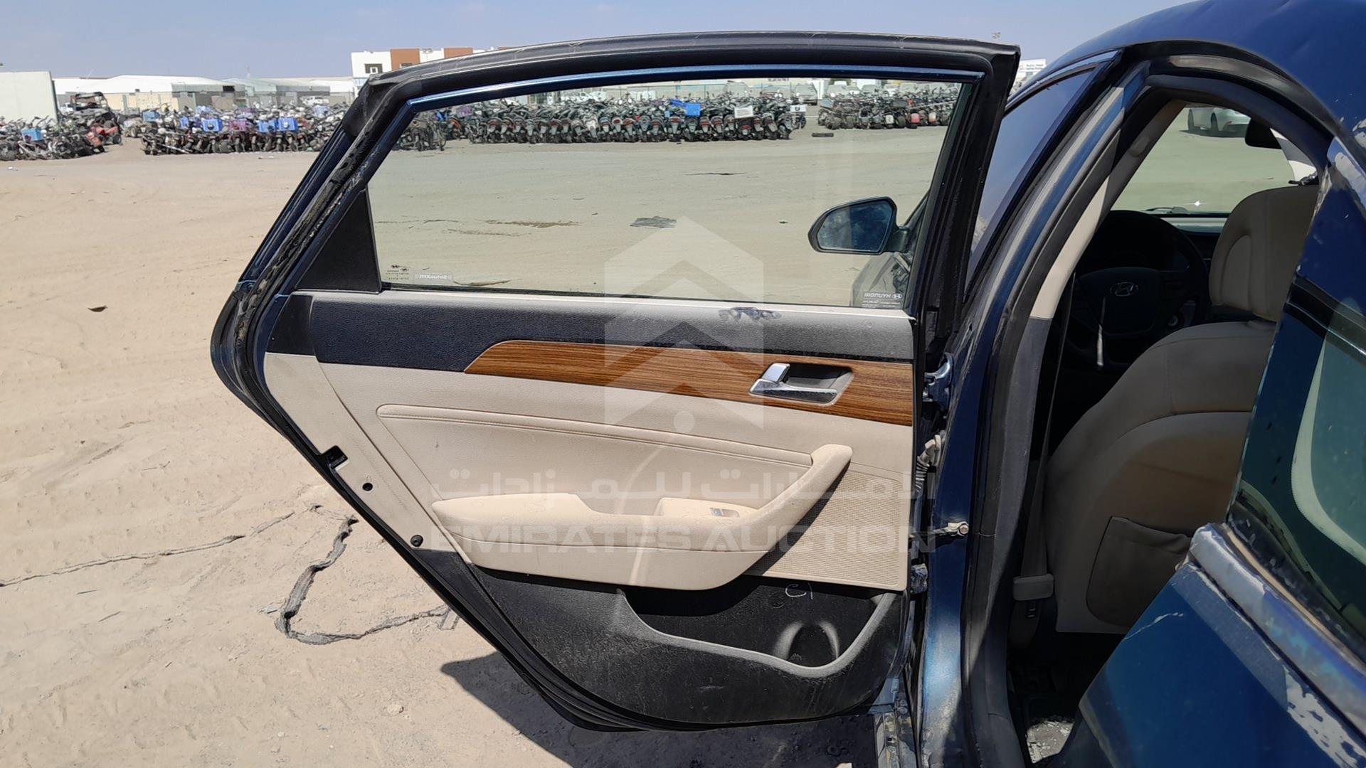 2015 HYUNDAI SONATA VIN: 5NPE34AF4FH255219