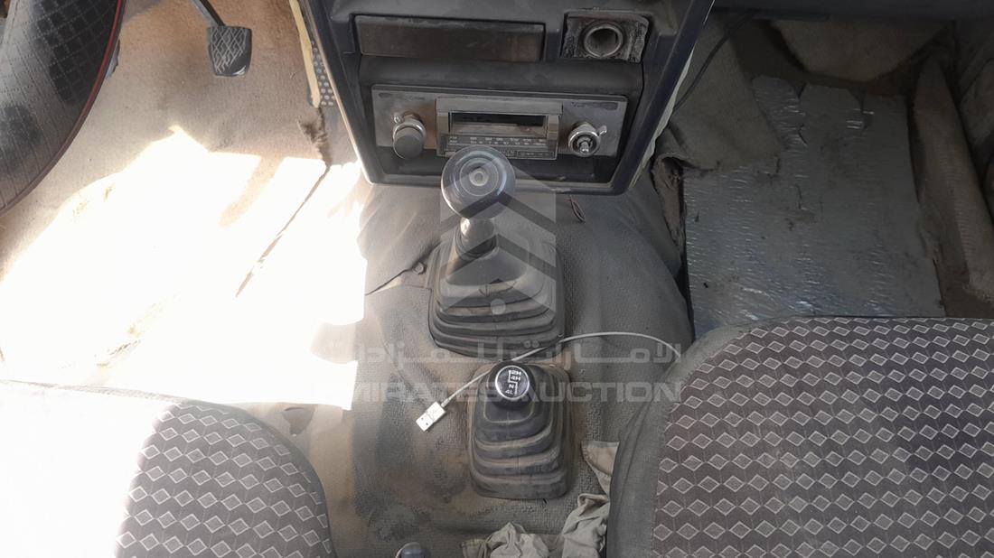 2001 Daihatsu Rocky — Gear View — Photo 17