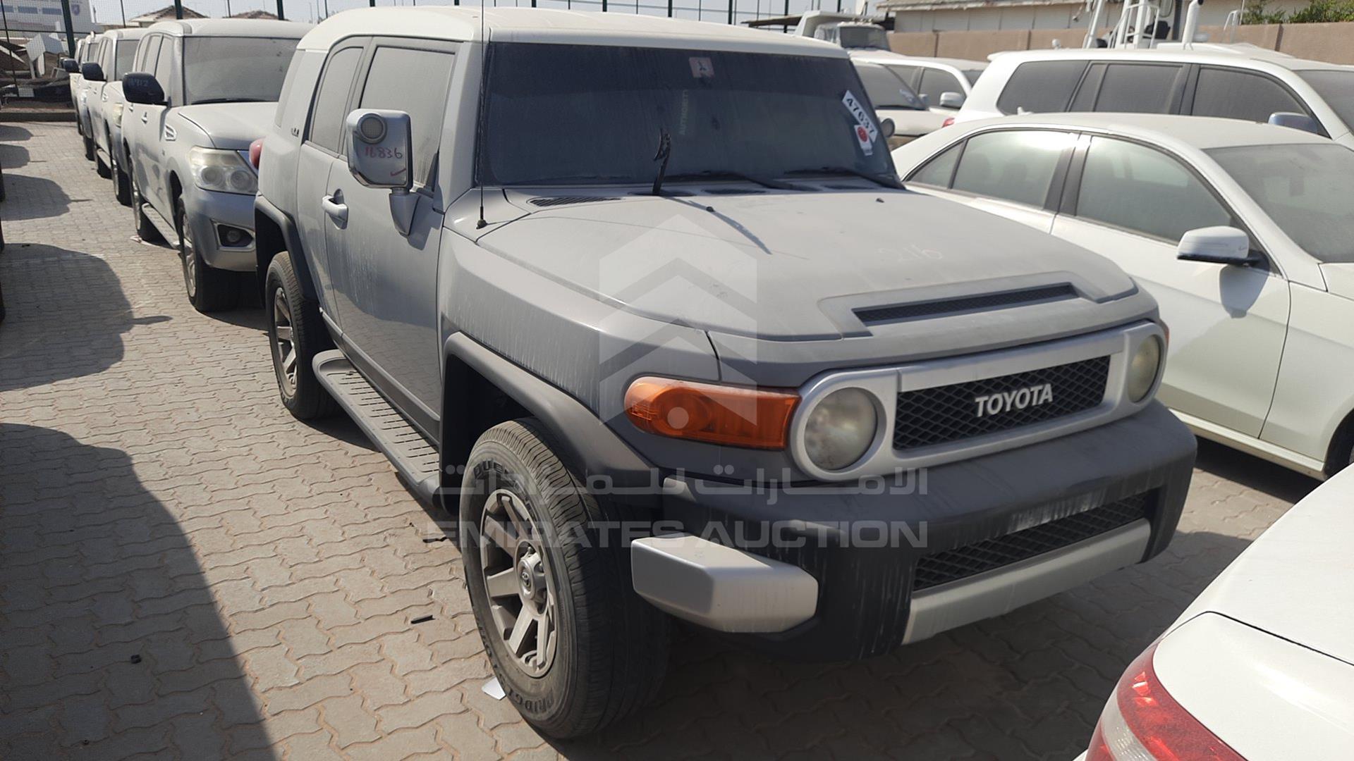 2014 TOYOTA FJ CRUISER VIN: JTEBU11F1EK198021