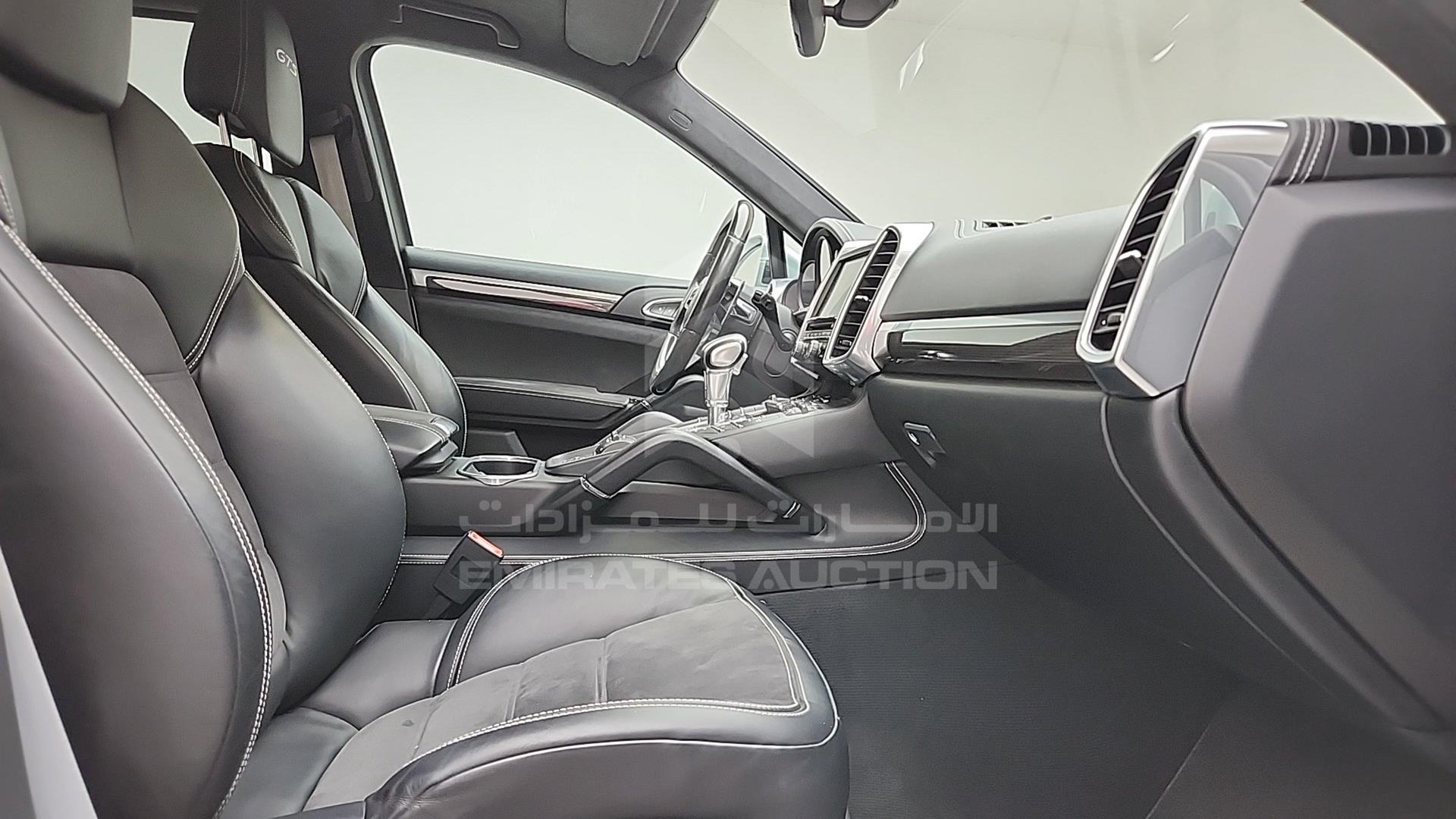 2016 PORSCHE CAYENNE VIN: WP1ZZZ92ZGLA72836