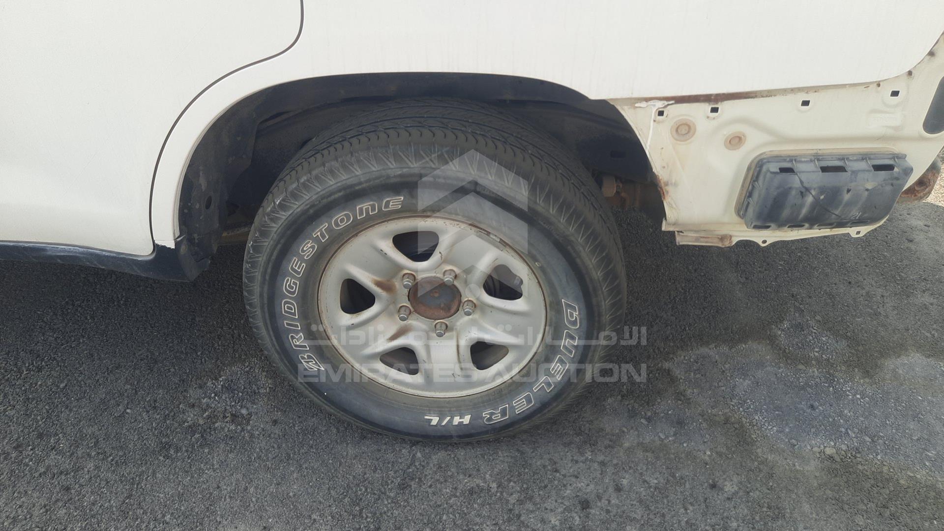 2011 TOYOTA LAND CRUISER VIN: JTMDU09J8B4032305