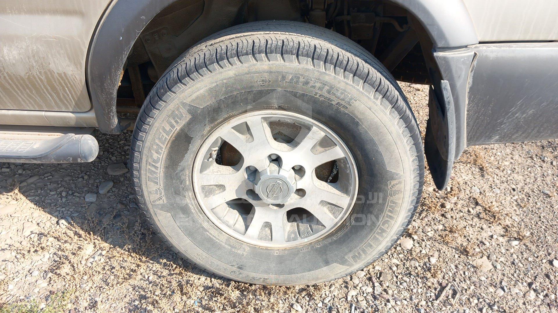 2000 NISSAN PATHFINDER VIN: JN8AR07Y3YW442550