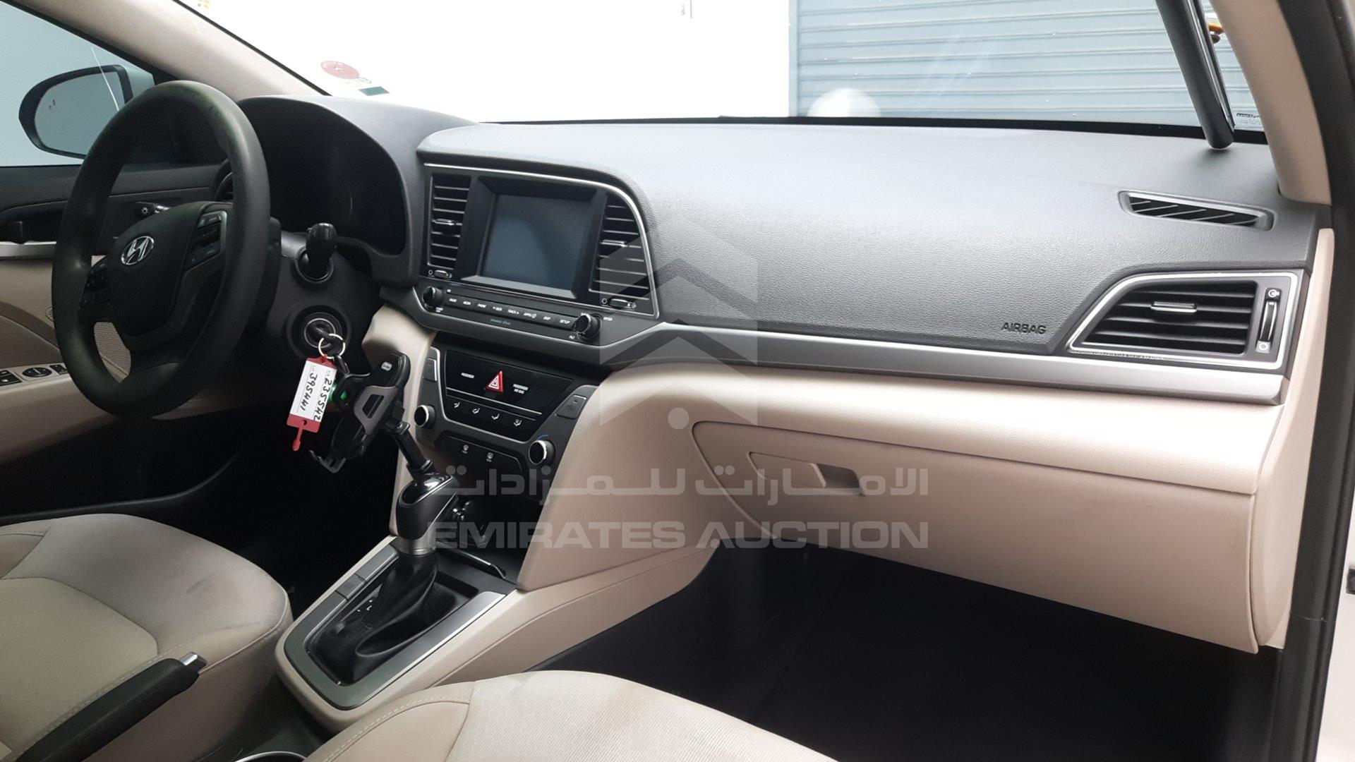 2018 HYUNDAI ELANTRA VIN: 5NPD84LF6JH235542
