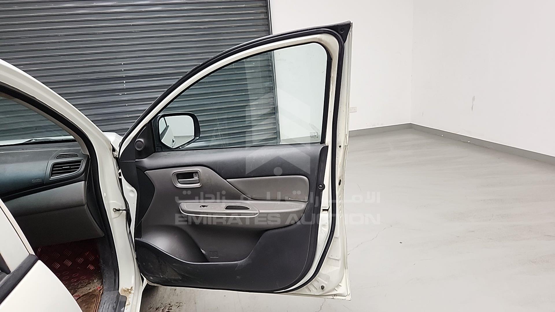 2016 MITSUBISHI L 200 VIN: MMBJNKJ40GH006158