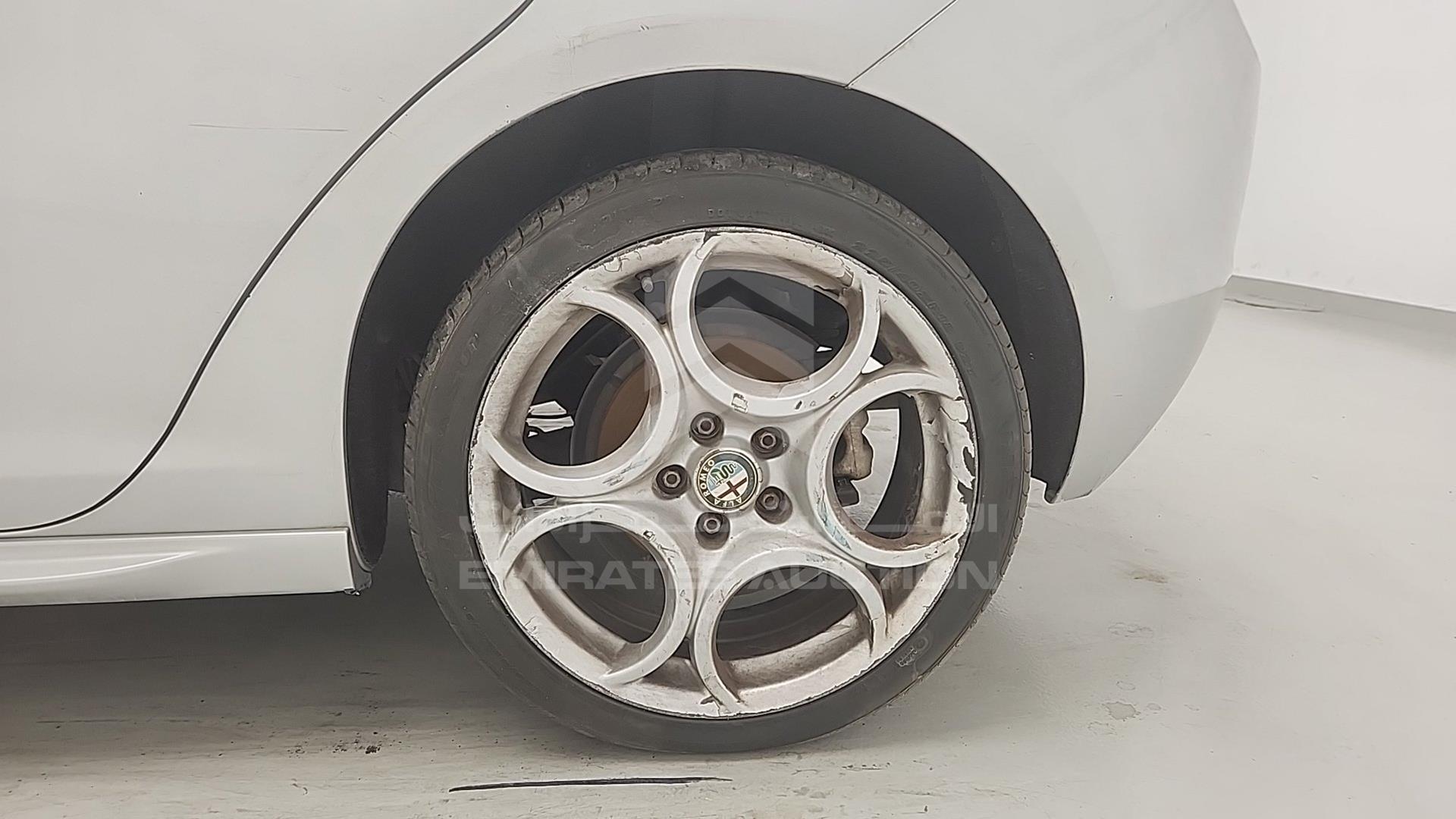 2014 ALFA ROMEO GILULIETTA VIN: ZARCABCA0E7216185