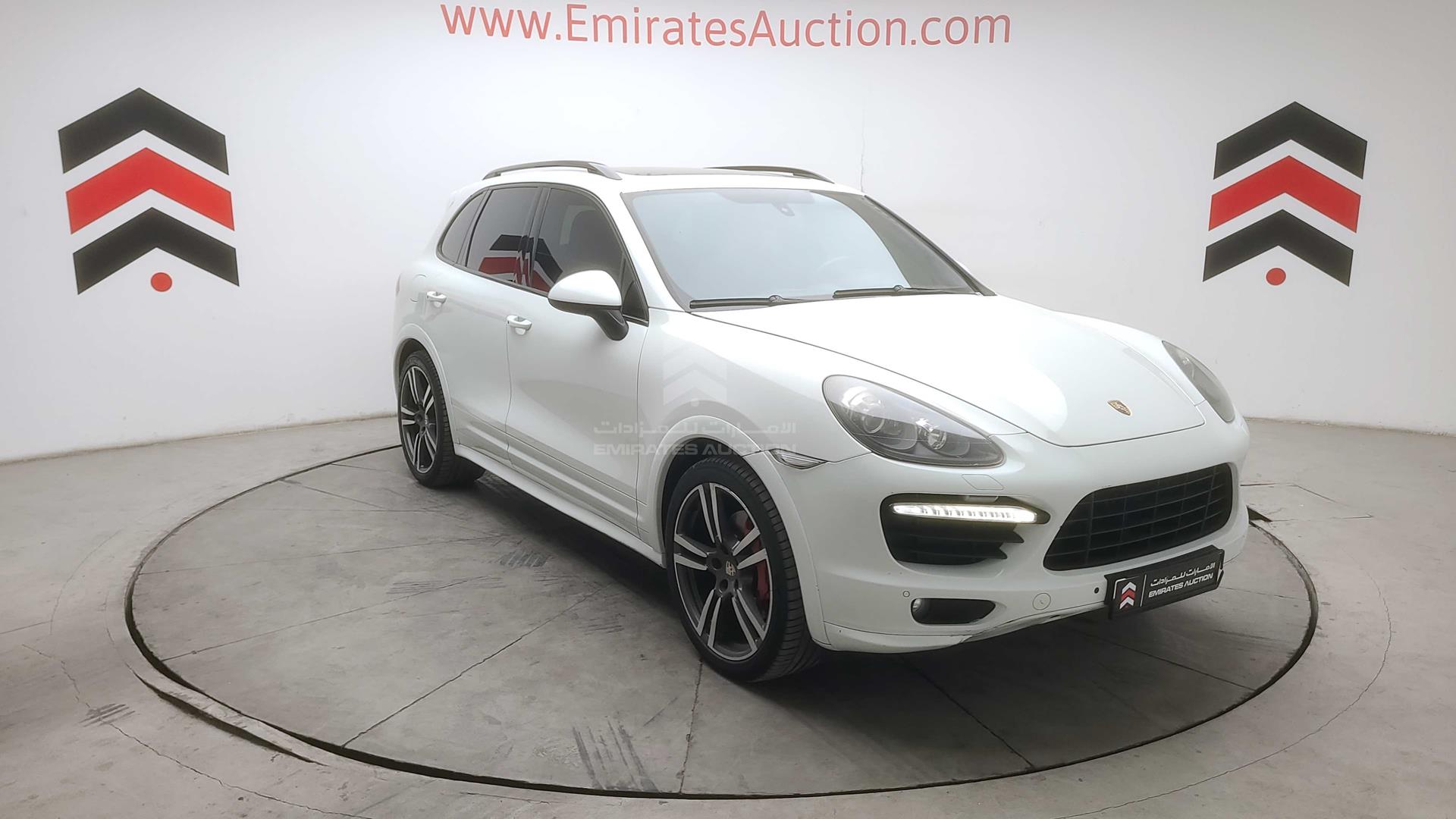2013 PORSCHE CAYENNE GTS VIN: WP1ZZZ92ZDLA74142