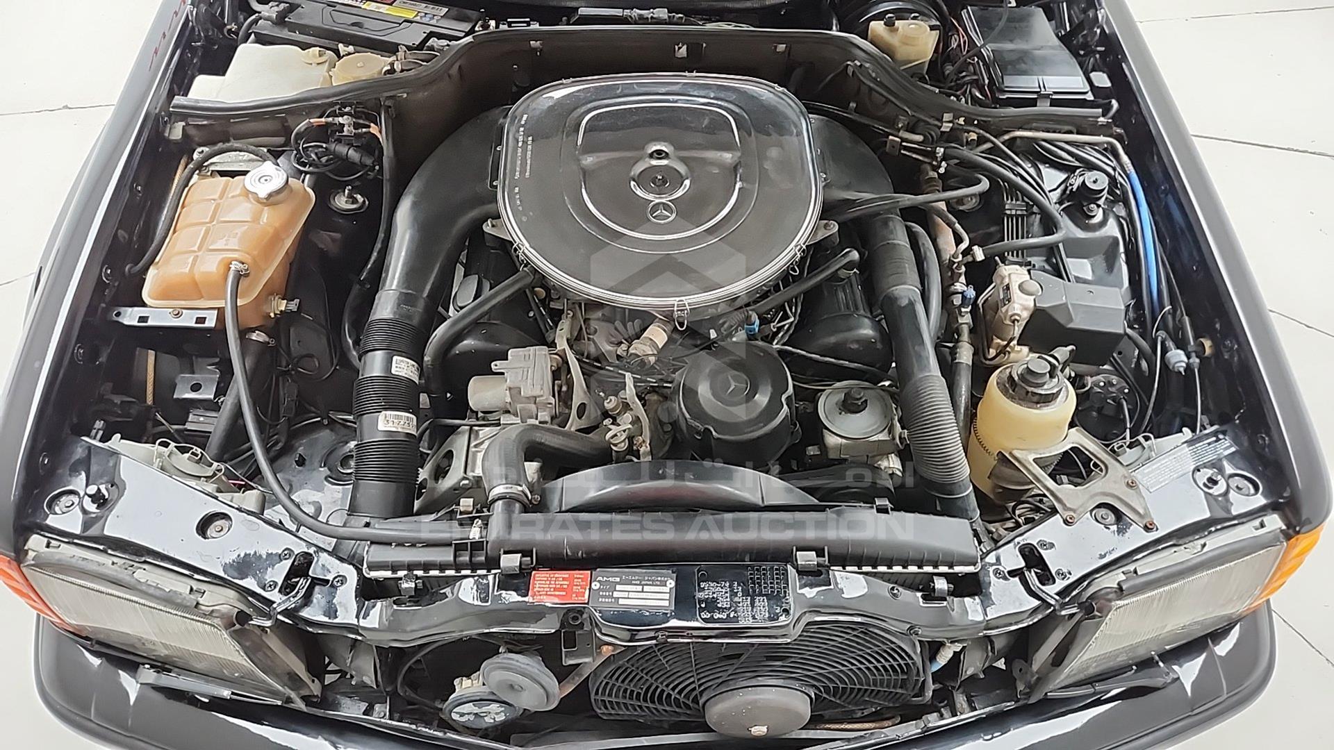 1989 MERCEDES 560 SEC VIN: WDBCA45E3KA487048