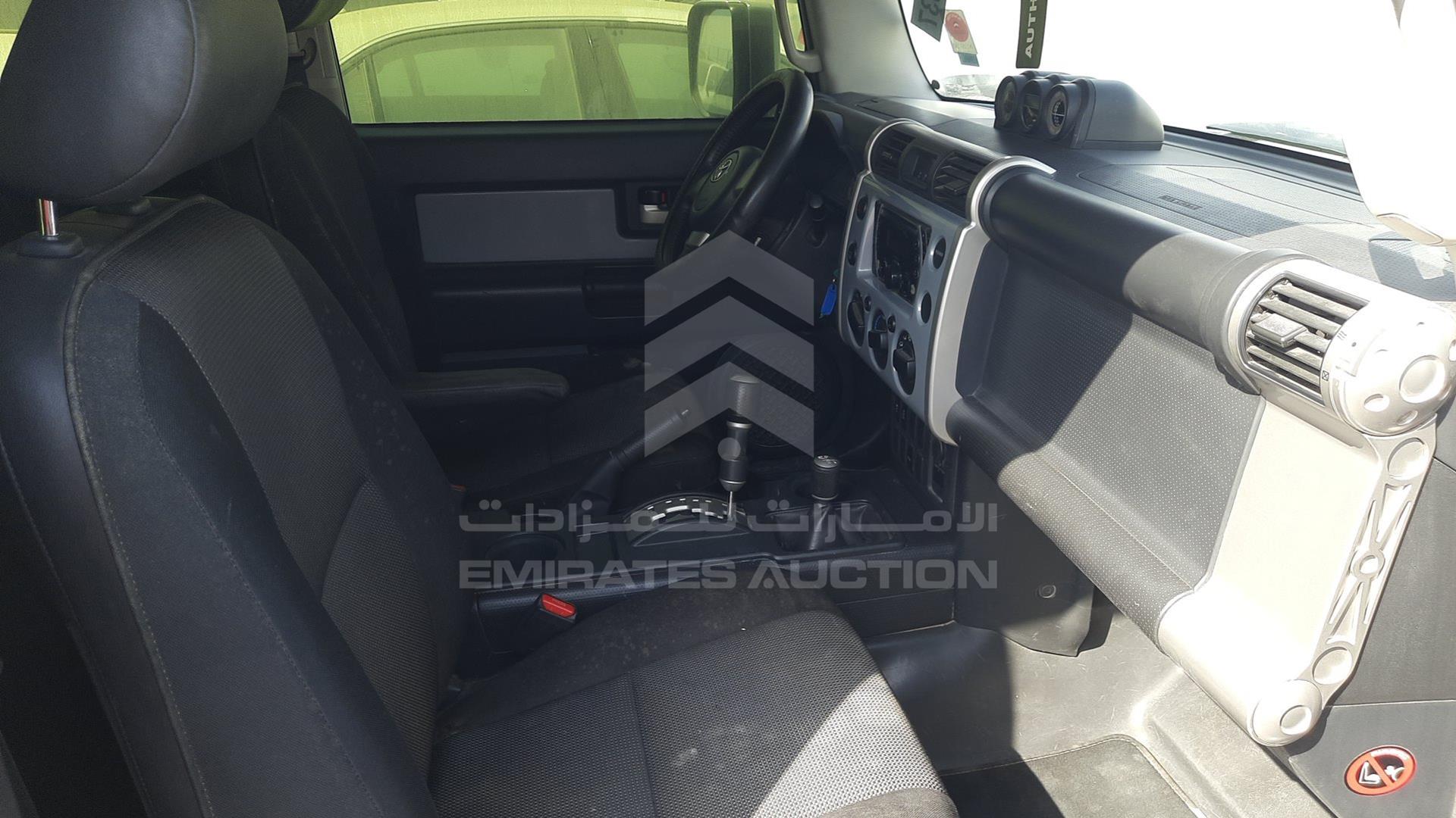 2014 TOYOTA FJ CRUISER VIN: JTEBU11F1EK198021