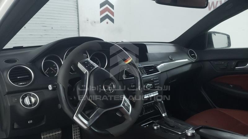WDDGJ7HB7DG056594 Auction: EmiratesAuction Lot: 428637 WDDGJ7HB7DG056594 Mercedes C 63 AMG 2013 WHITE Photo 13