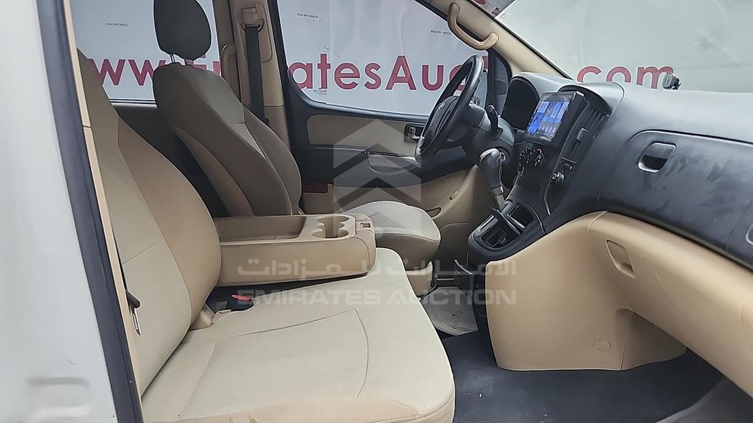 2013 Hyundai H1 — Front Right Passenger Seat View — Photo 23
