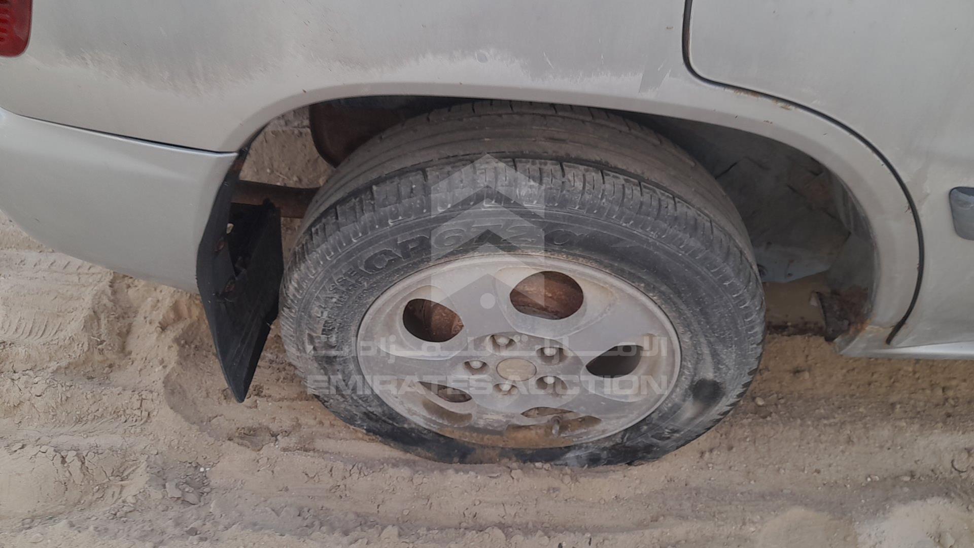 2003 MITSUBISHI PAJERO VIN: JMYLRH77W3Z704284