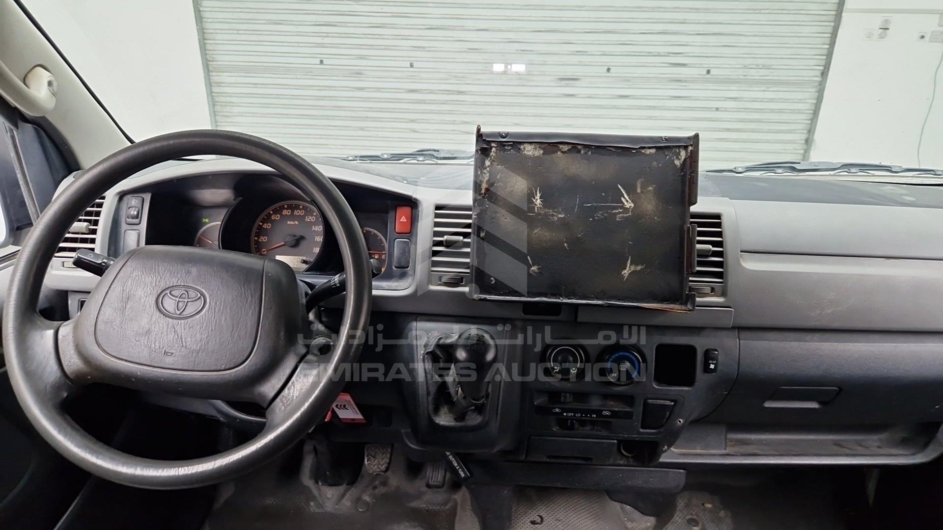 2007 TOYOTA HIACE VIN: JTGJX02PX75006785