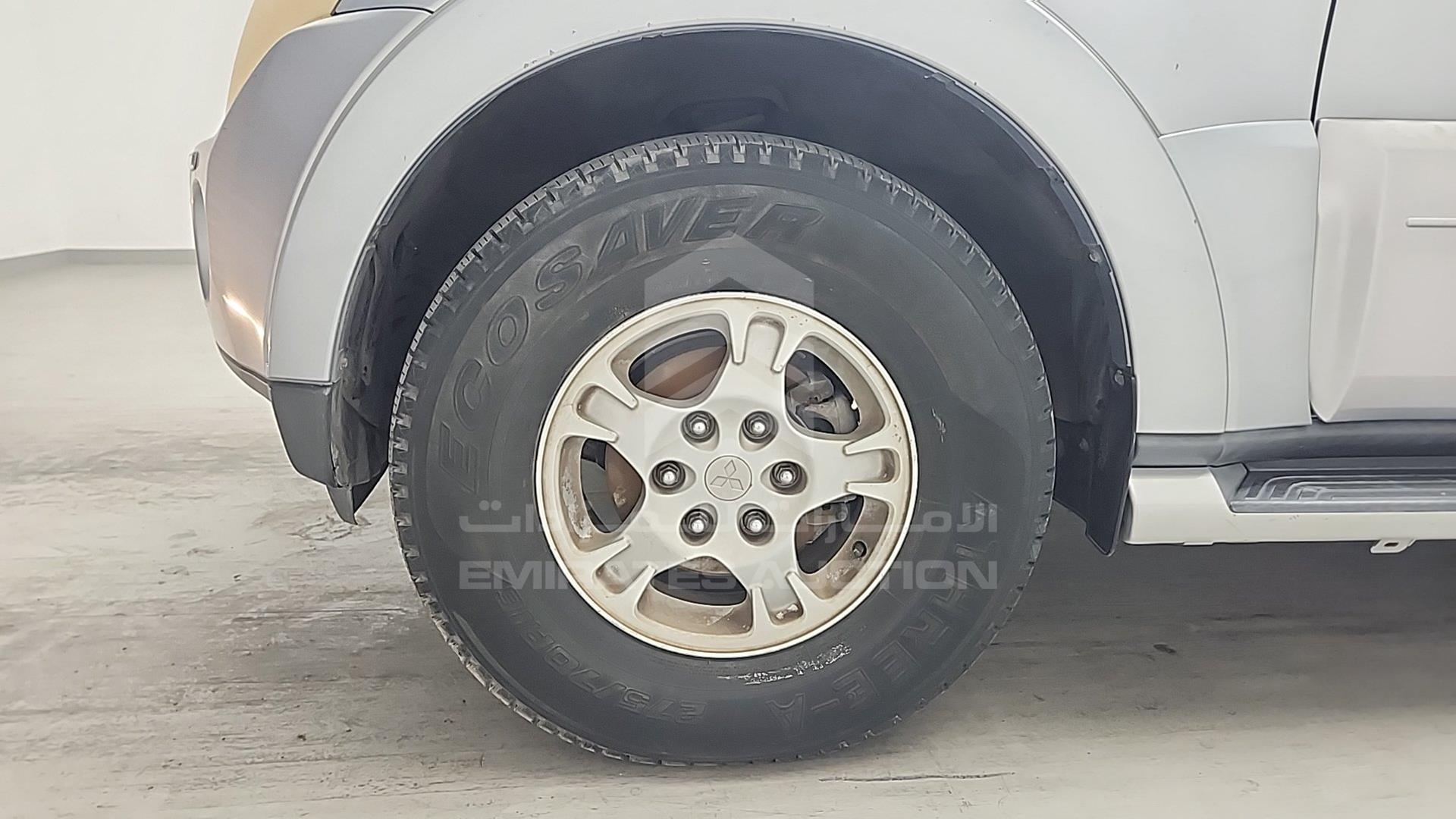 2008 MITSUBISHI PAJERO VIN: JMYLRV93W8J720356