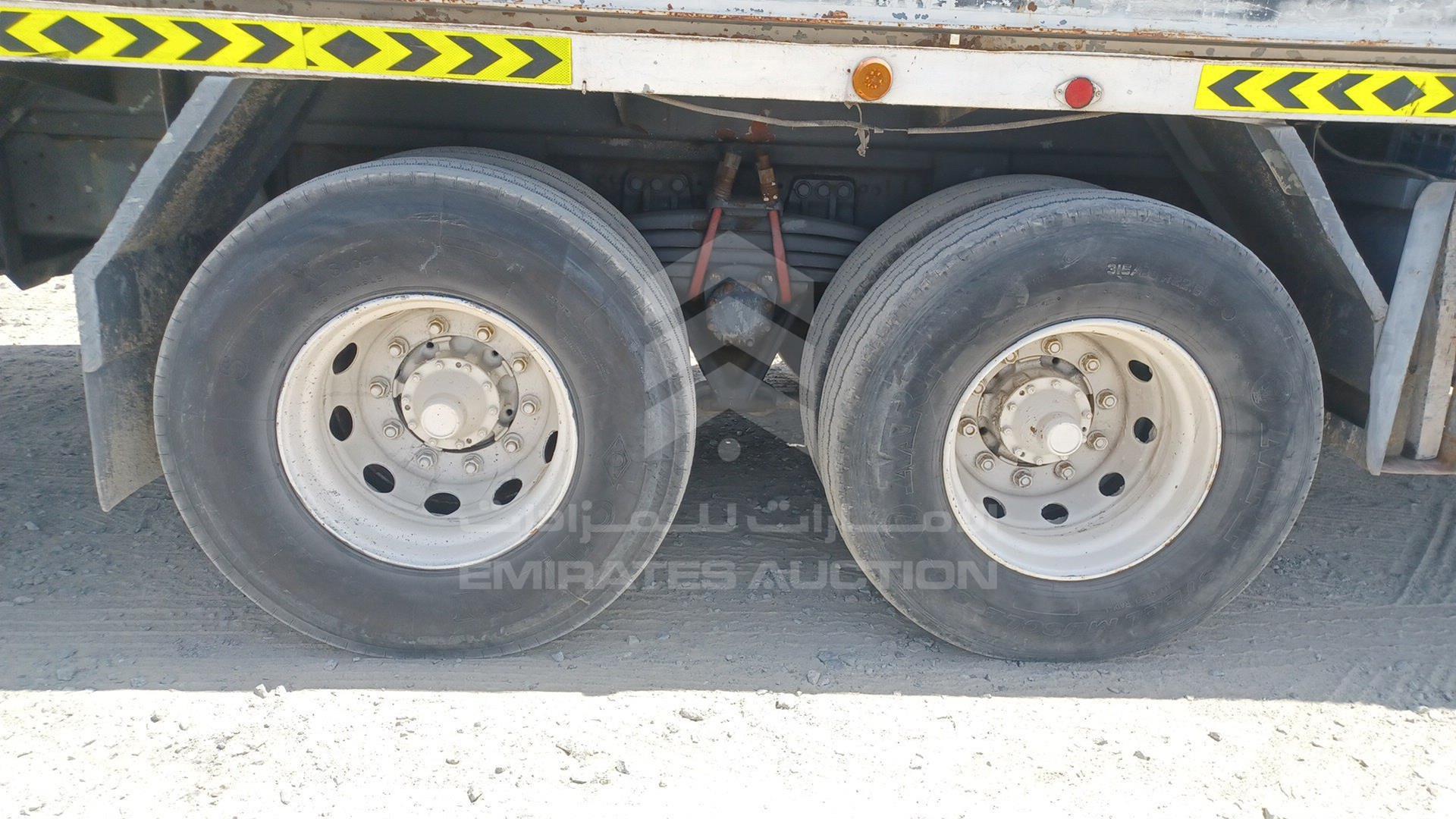 1997 SCANIA --- VIN: YS2P8X40001228733