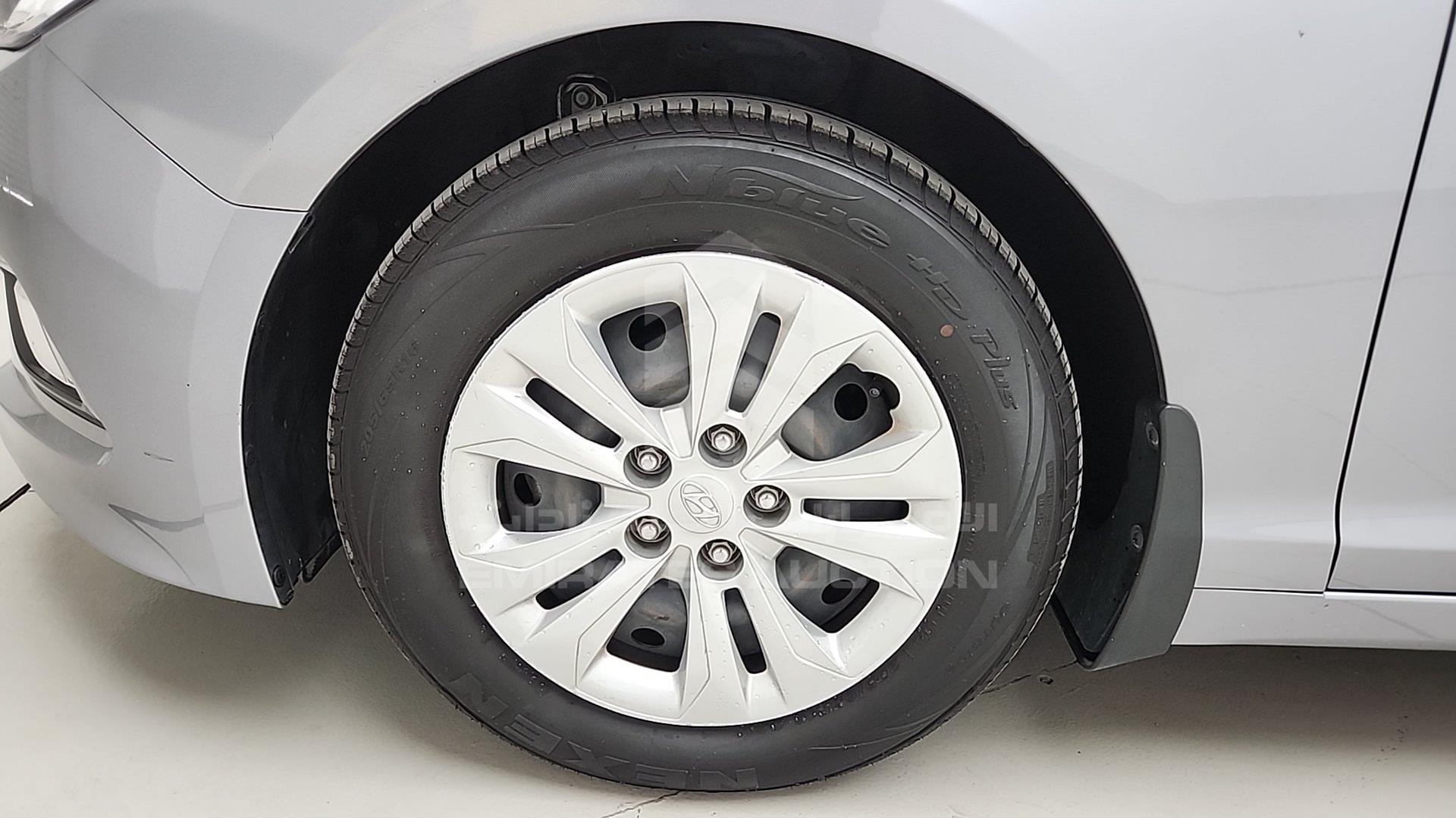 2015 HYUNDAI SONATA VIN: KMHE241G3FA055916