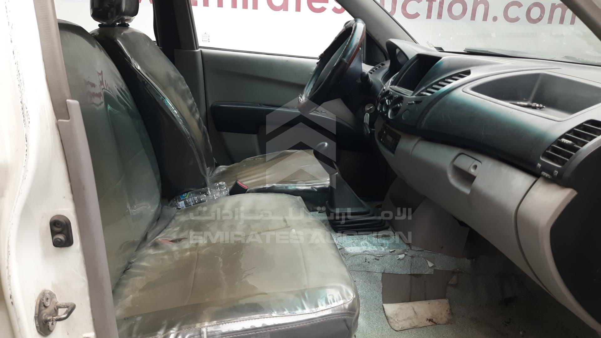 2015 MITSUBISHI L 200 VIN: MMBJNKA40FD017803