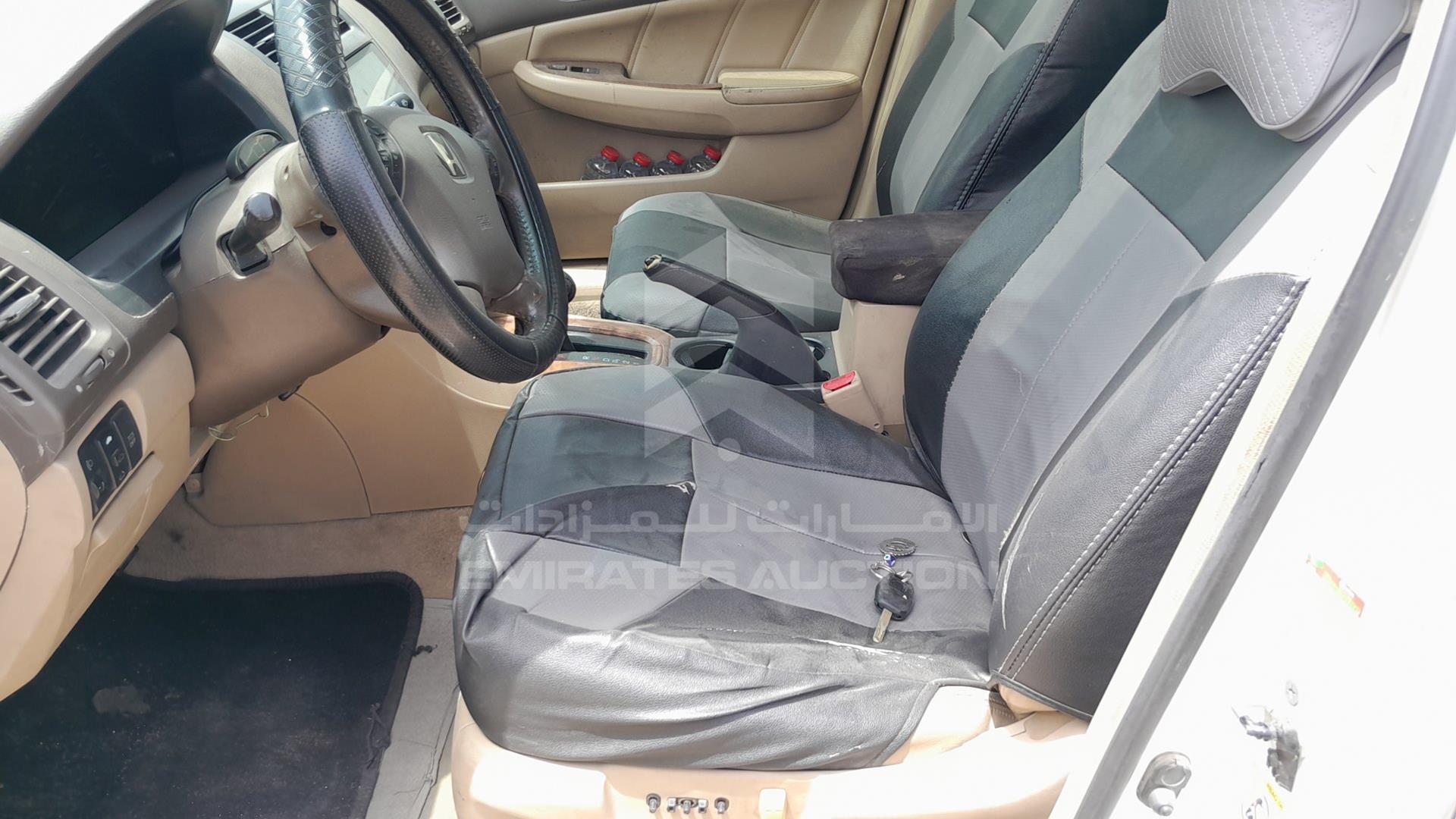 2005 HONDA ACCORD VIN: JHMCM66885C400183